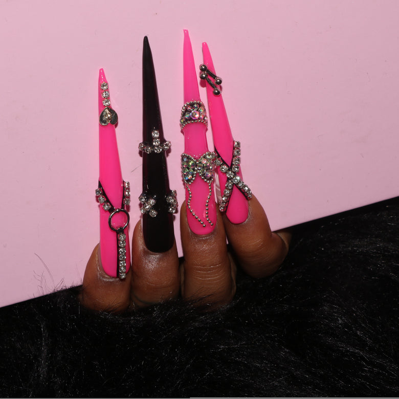 Bikini Sexy Black And Pink Sttileto Nails H44-1248