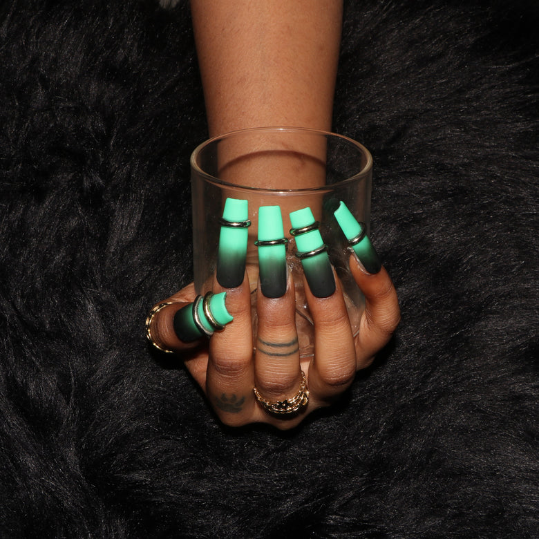 Black Verdant Nail H47-1332