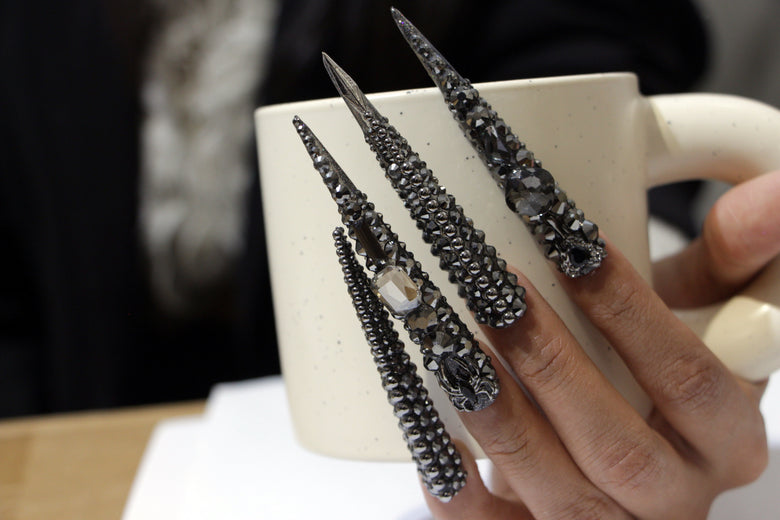 Black Diamond Stiletto Nails S44-1191